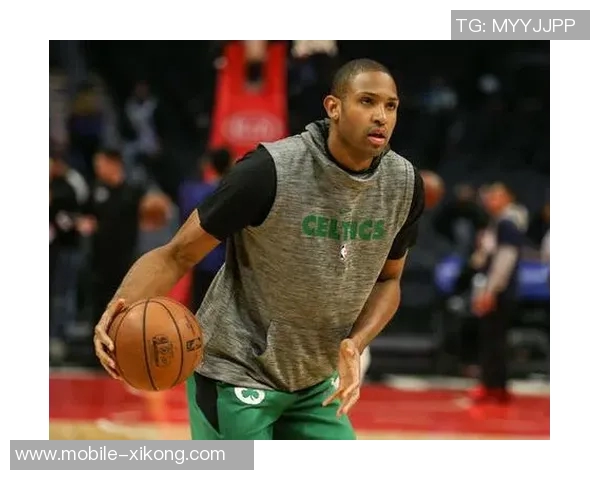 埃泽利回忆霍福德如何引导队友并转型为现代空间型内线