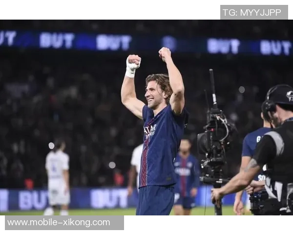 巴黎新援扎巴尔尼23岁表现抢眼空门救险助球队稳固主力地位