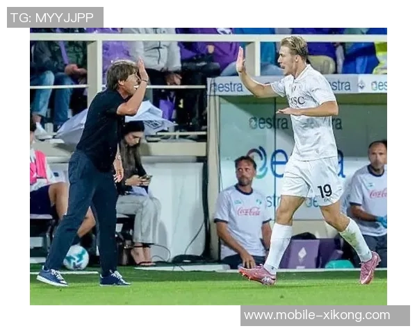 孔蒂称霍伊伦展现明星潜力并预示球队面临艰难赛季