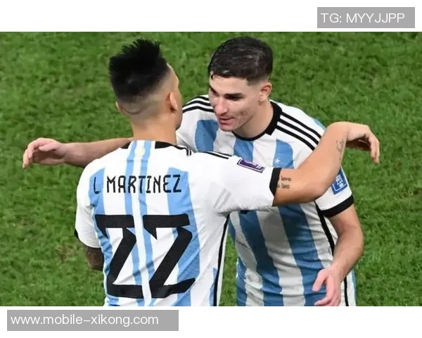 帕斯谈与劳塔罗阿尔瓦雷斯搭档踢球的轻松与挑战克服之道 帕斯谈与劳塔罗阿尔瓦雷斯搭档踢球的轻松与挑战克服之道