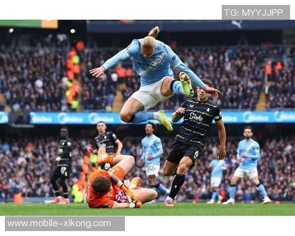 曼城遗憾错失良机萨维尼奥禁区内连射遭保托雷斯门线救险