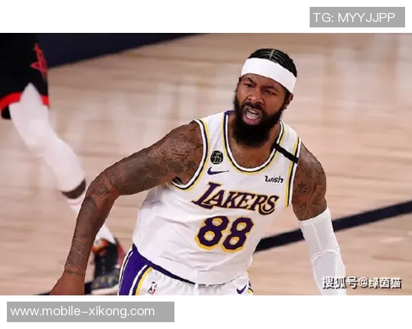 文班与追梦角色互换表现对比分析三分命中率与失误情况揭示球队战术调整 文班与追梦角色互换表现对比分析三分命中率与失误情况揭示球队战术调整