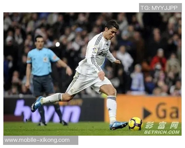 21岁年轻球员罚失点球泪洒赛场小法安慰称这只是足球的一部分